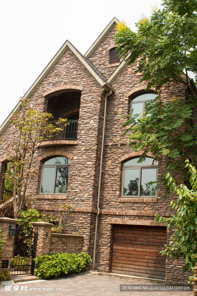 欧式砖砌独栋别墅外观