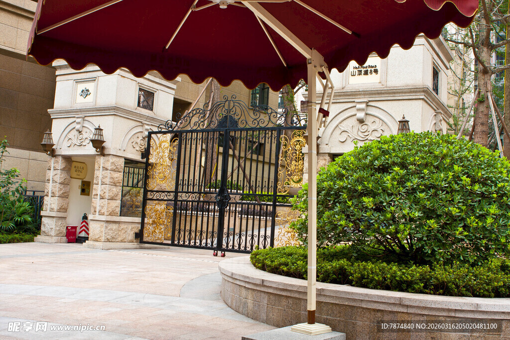 豪华庭院铁艺大门景观