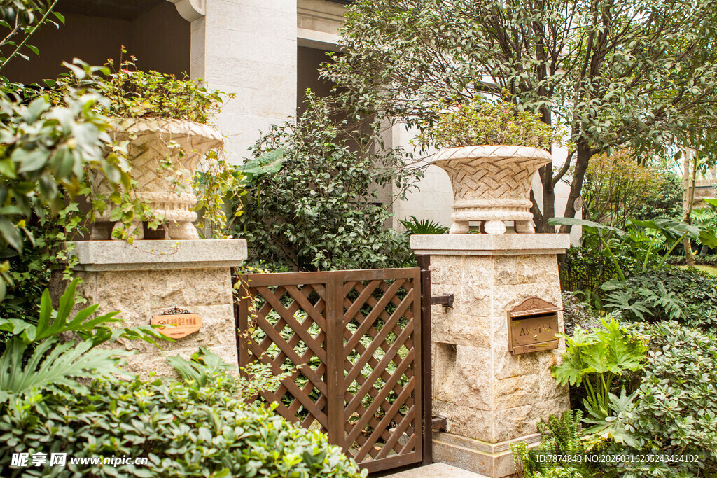 精致庭院花园入户门景观