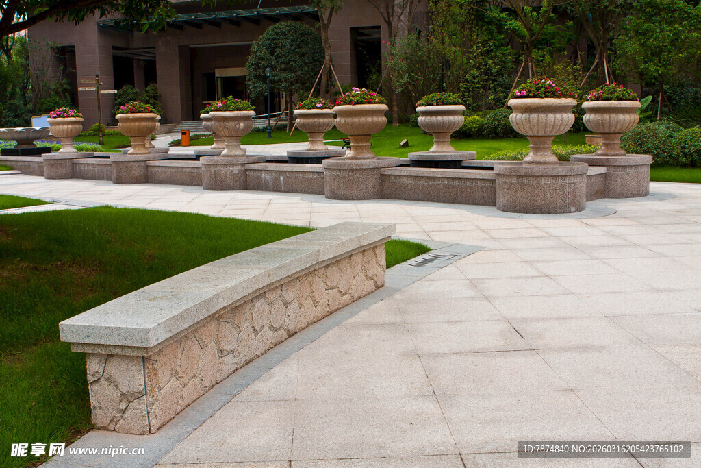 庭院景观石凳绿植景致