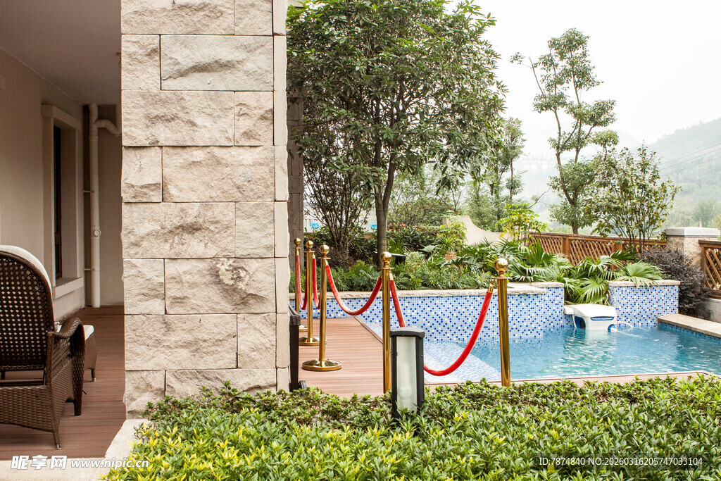 庭院泳池景观 惬意生活