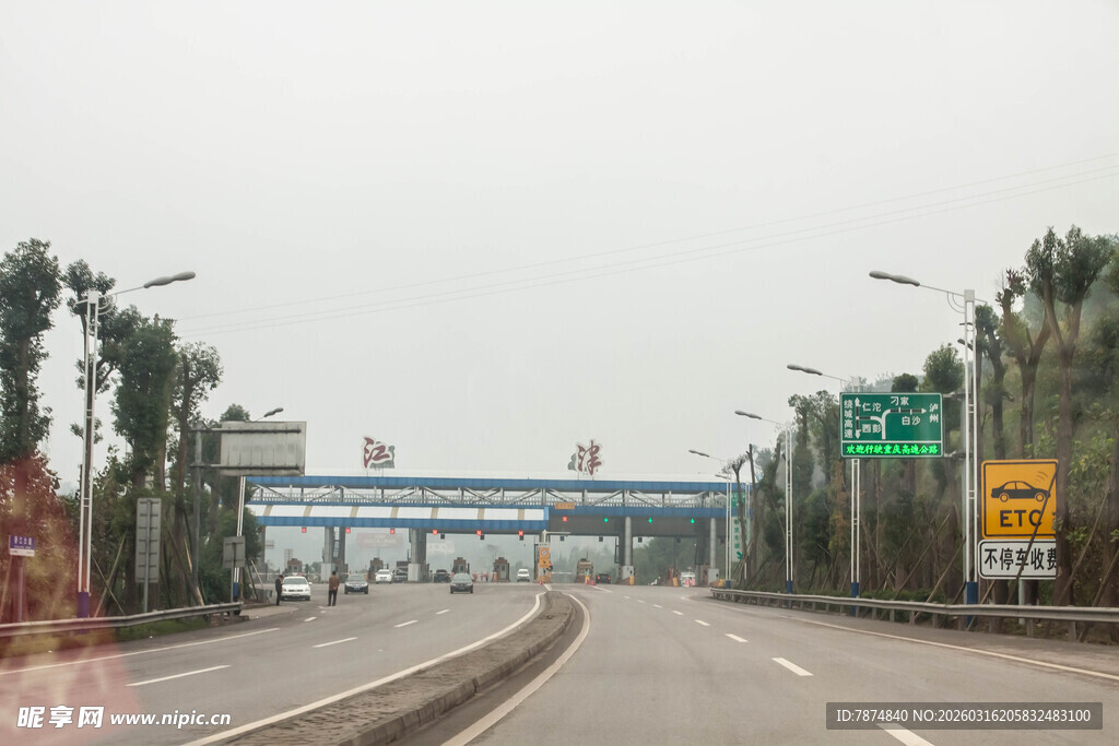城市高架道路景象