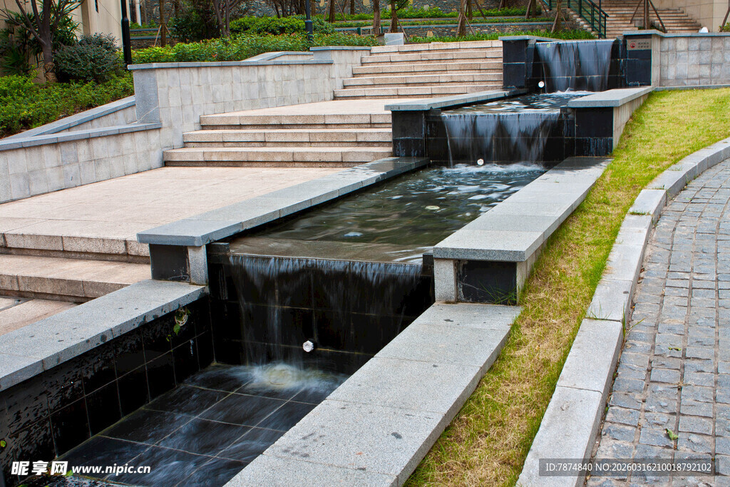 户外阶梯式流水景观