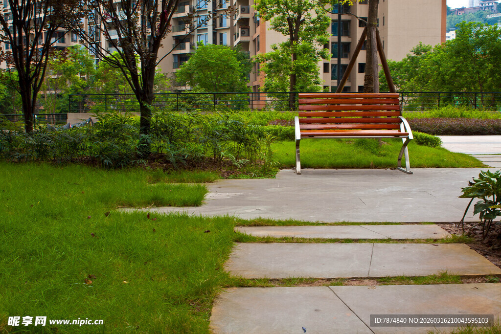 小区内的休闲长椅景观