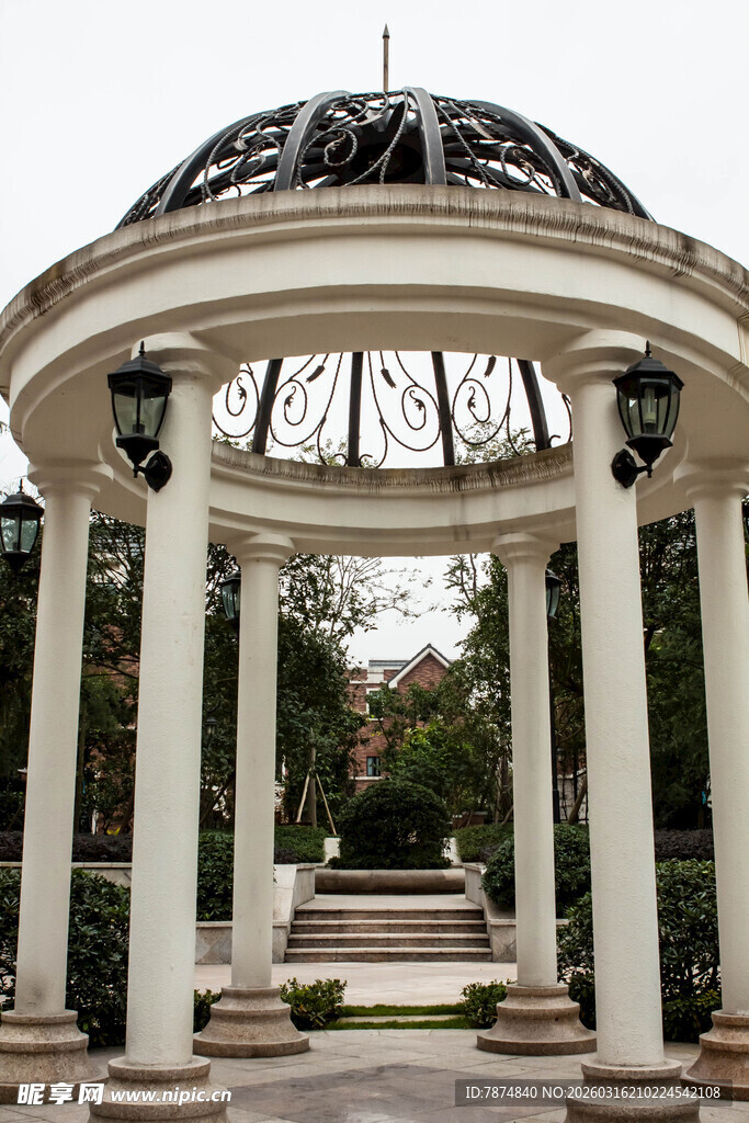 欧式圆顶柱廊建筑景观