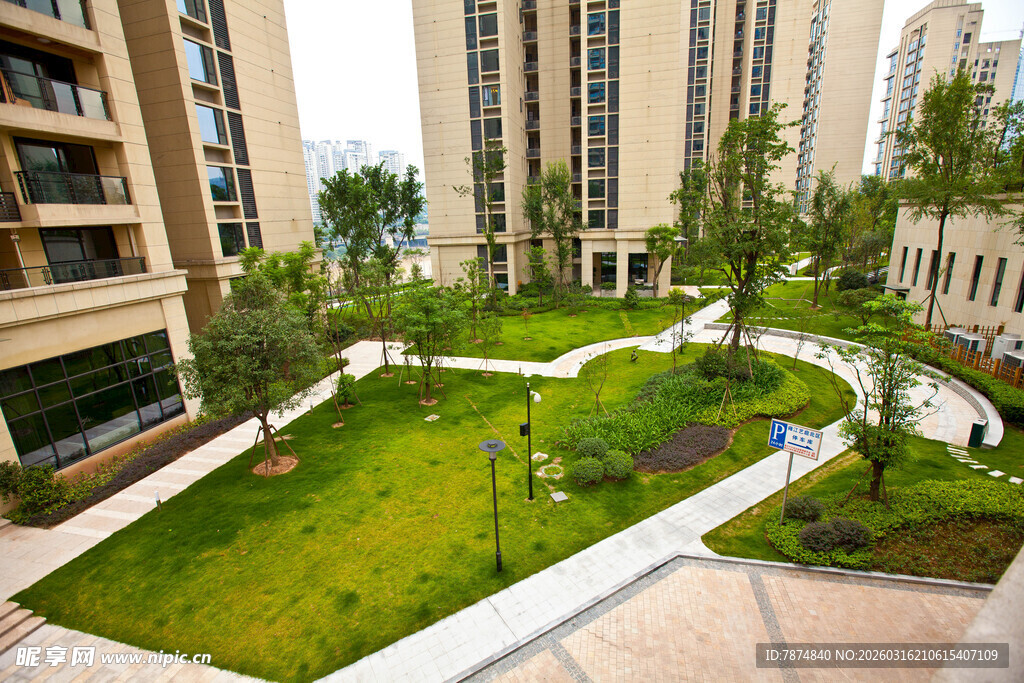 小区内精致的绿化景观