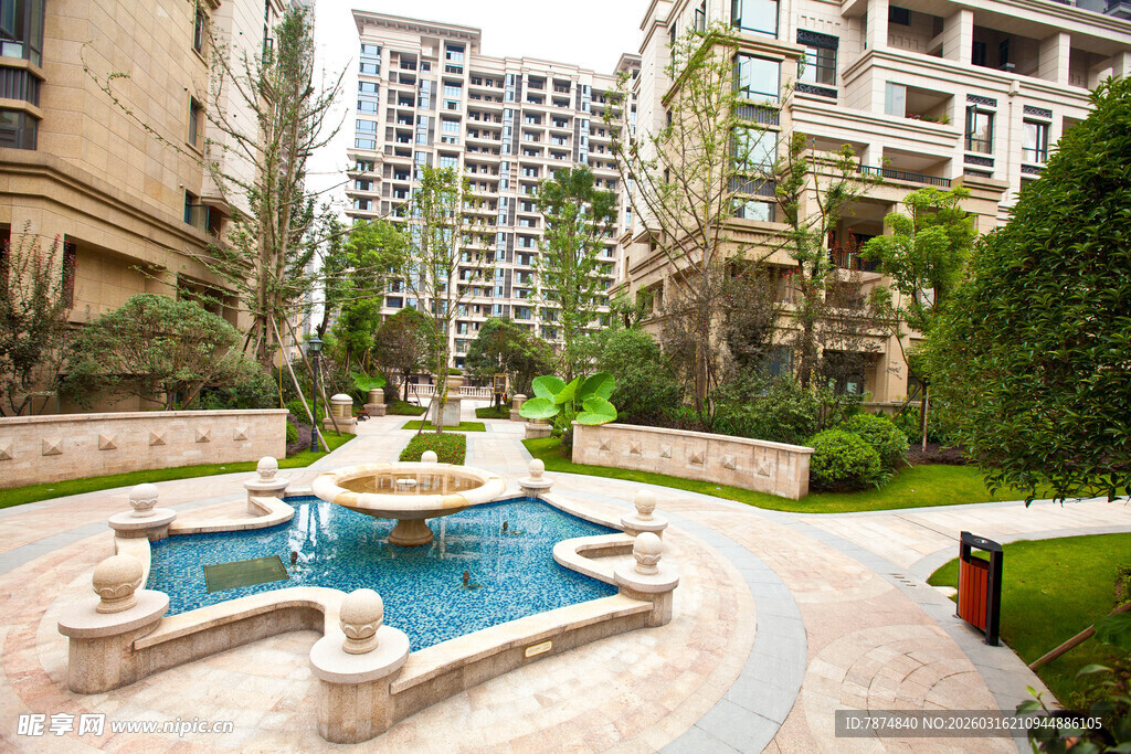 小区内精致喷泉景观