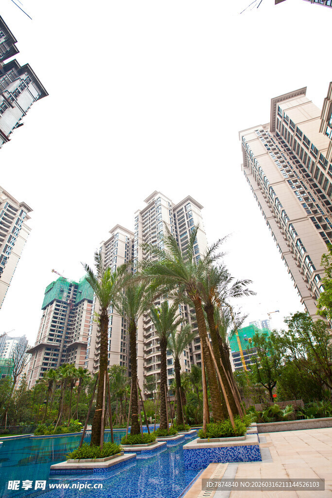 现代小区泳池与高楼景观
