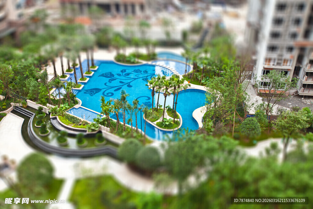 空中俯瞰精致景观泳池