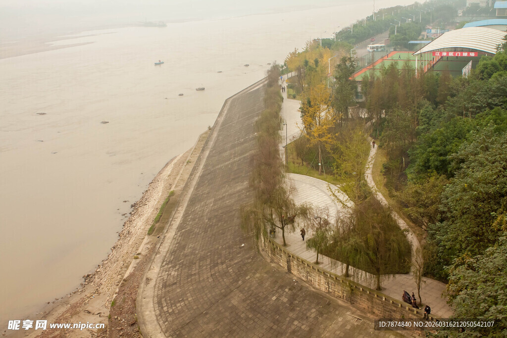 江边绿化带景观
