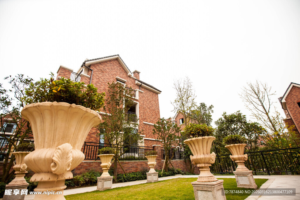 欧式庭院景观花盆与建筑