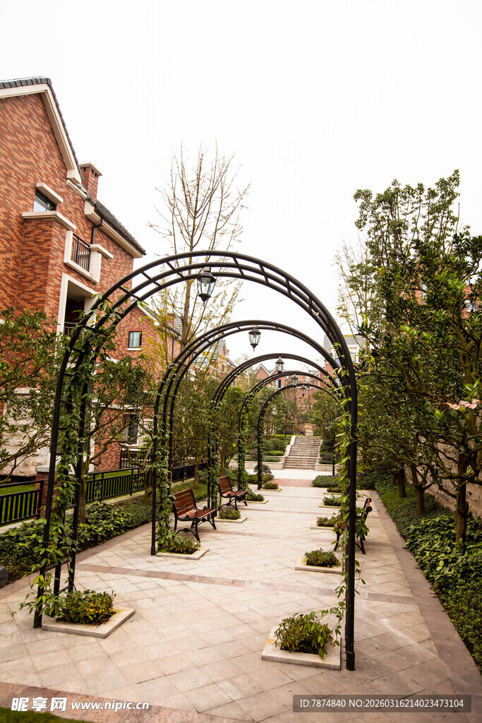 庭院拱形绿植景观步道