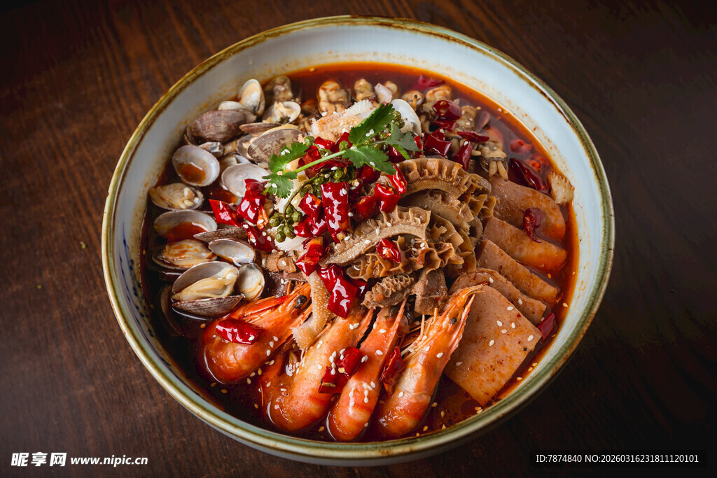 鲜香麻辣海鲜毛血旺