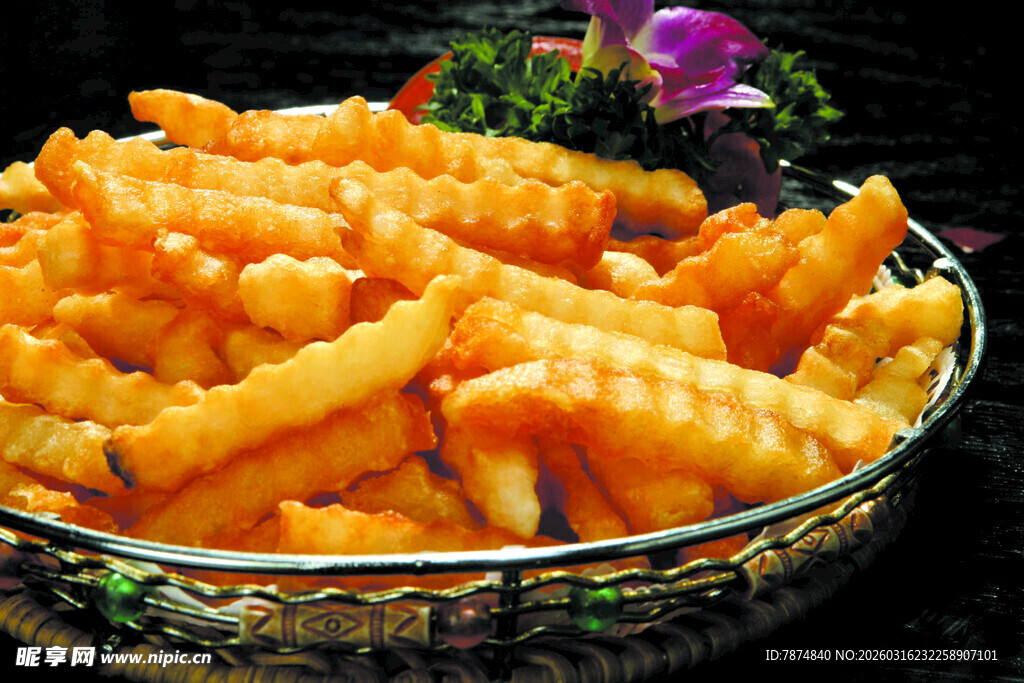 美味波纹薯条 色泽诱人