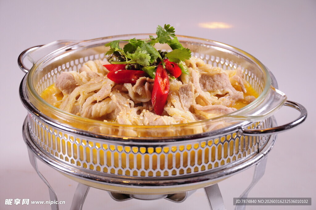 香辣美味千层肚火锅料理