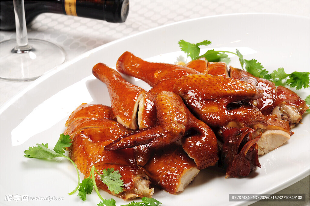 美味卤味鸡爪摆盘精致