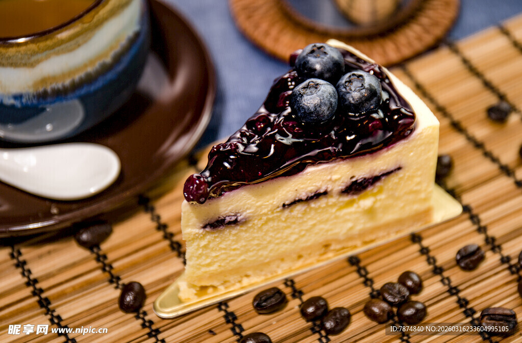 美味蓝莓夹心芝士蛋糕