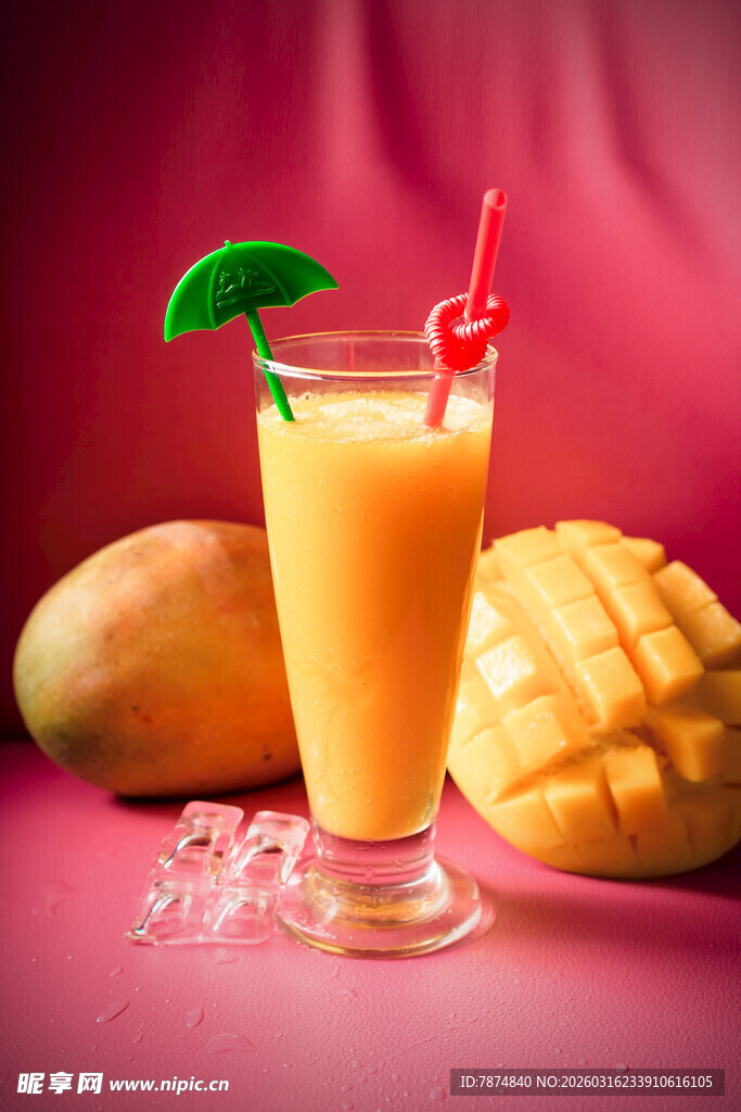 芒果果汁配鲜果 清新诱人