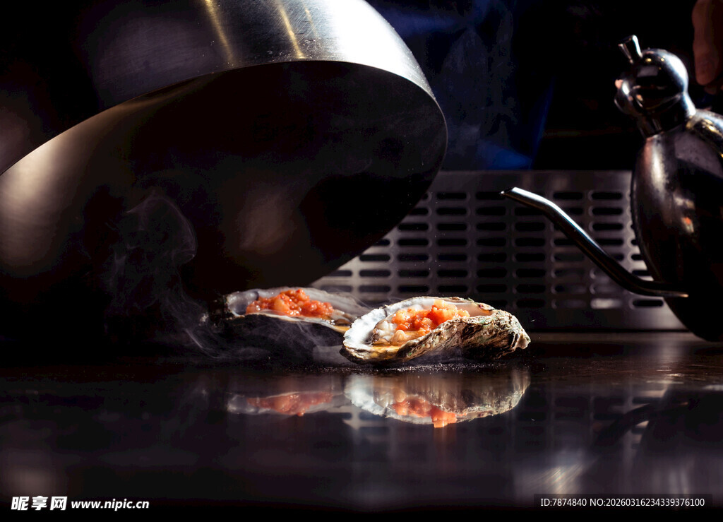 寿司制作中的精彩瞬间