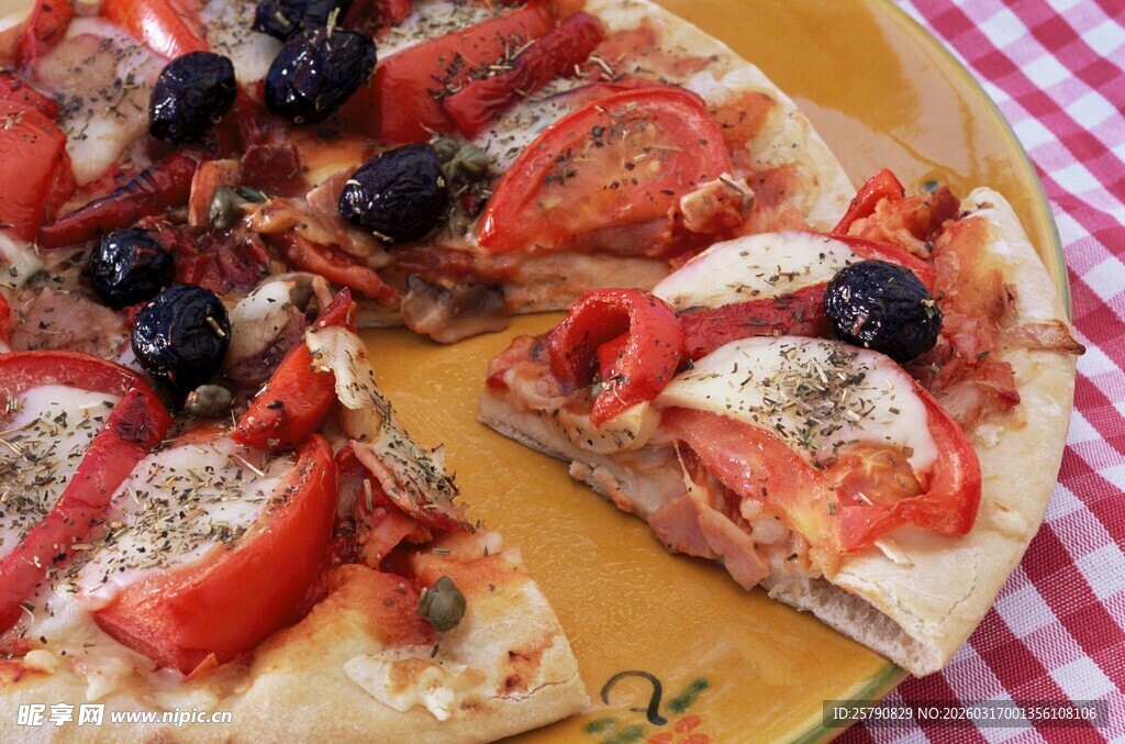 美味番茄芝士披萨切片