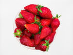 新鲜草莓满满一碗