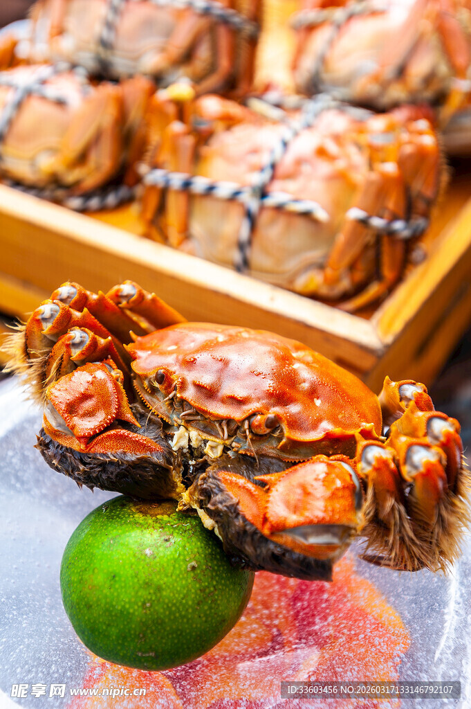 鲜活大闸蟹搭配青柠