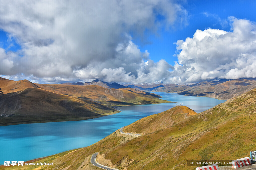 壮美高原湖泊风光
