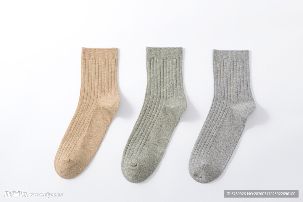 三色简约纯色袜子展示