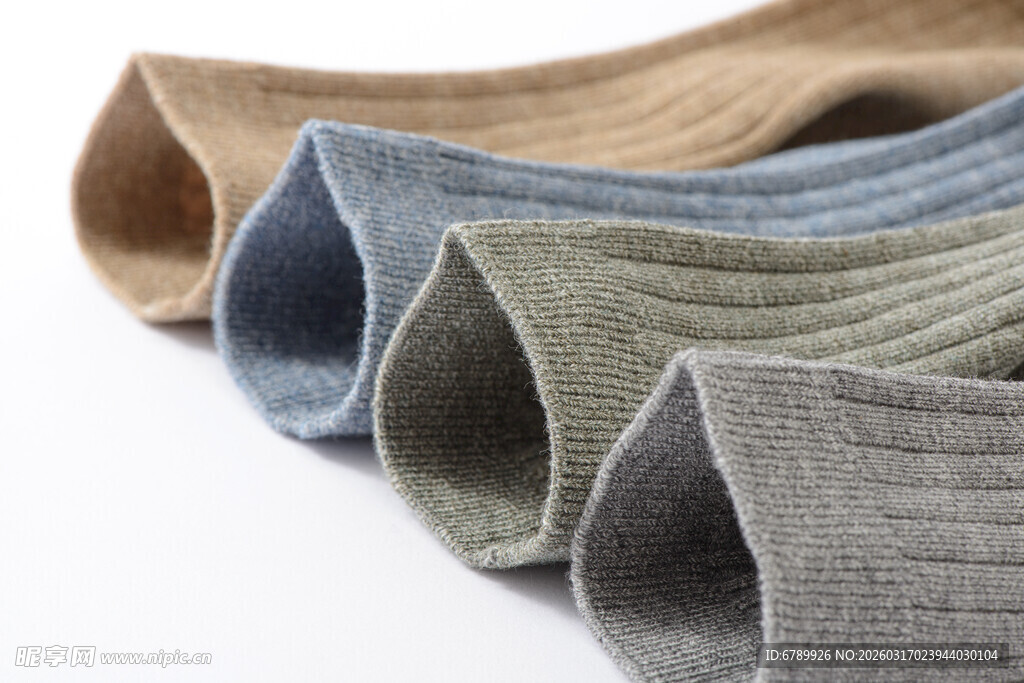 多款纯色针织袜子展示