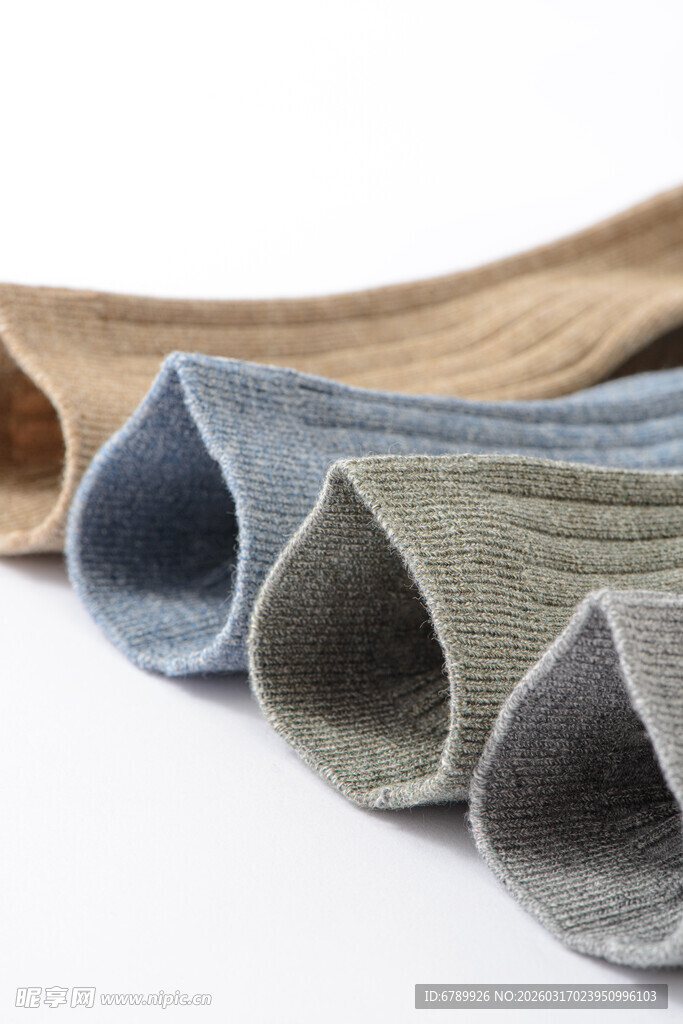 多款纯色袜子展示