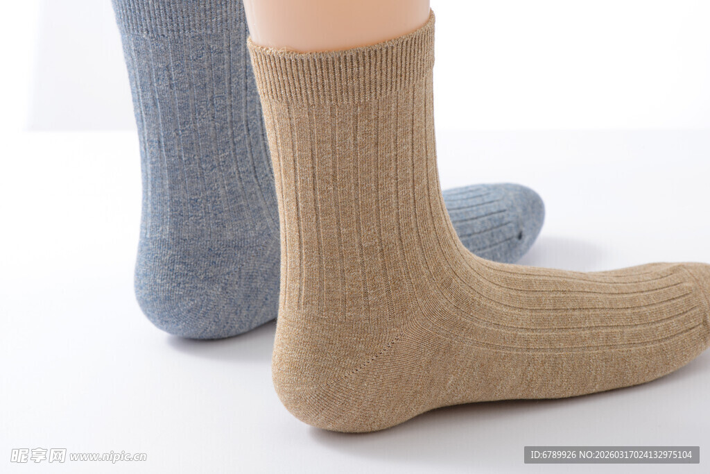 两双质感袜子展示