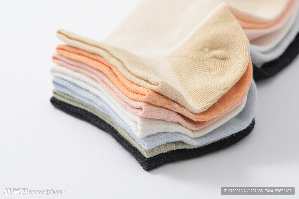 多彩袜子堆叠展示