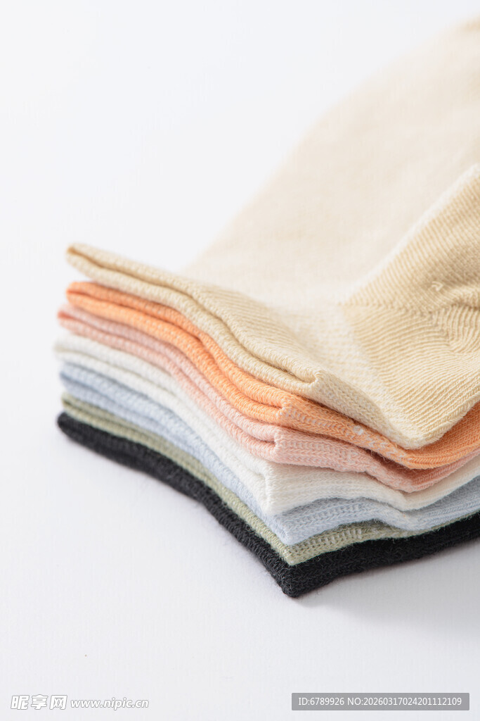 多彩袜子堆叠展示