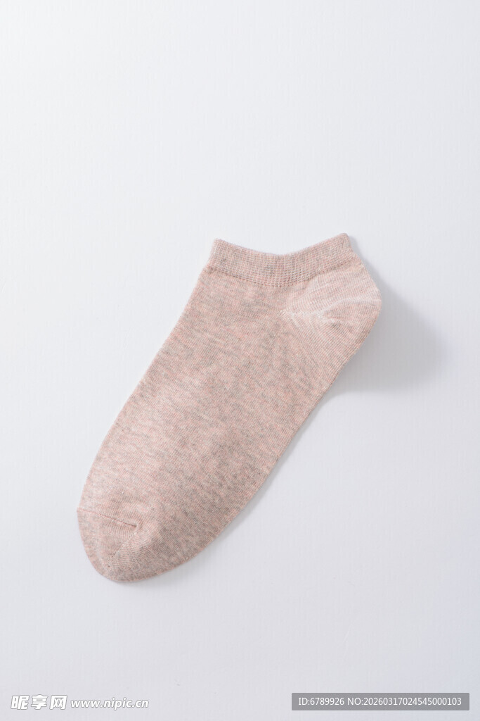 浅粉色简约款女士短袜