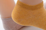 黄色袜子特写