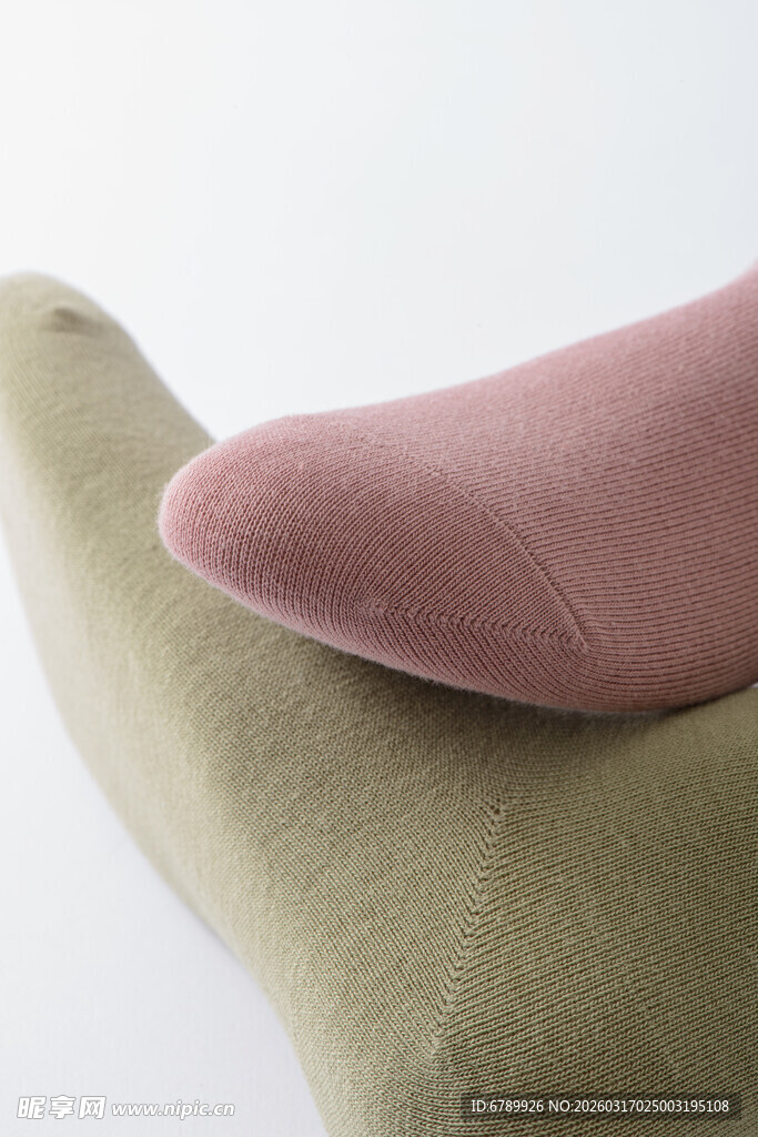 粉色和绿色棉袜
