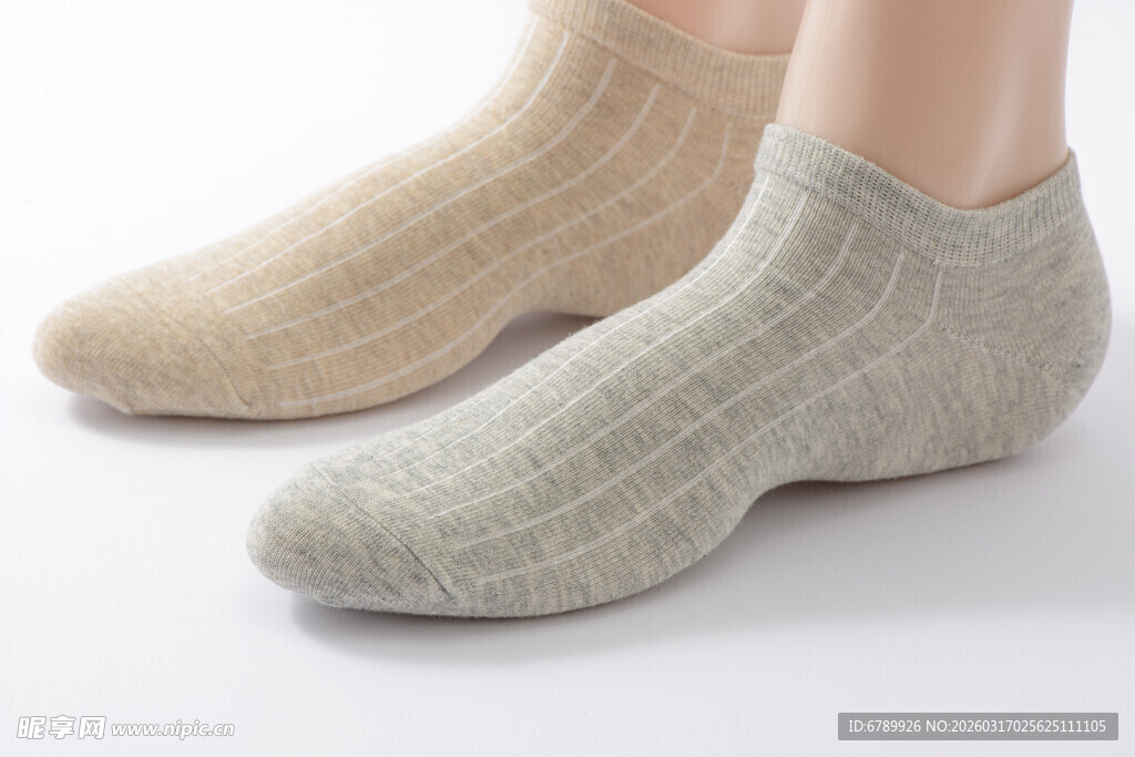 简约纯色短袜展示