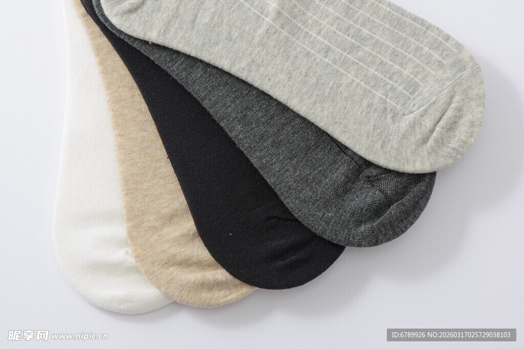 多款纯色袜子展示