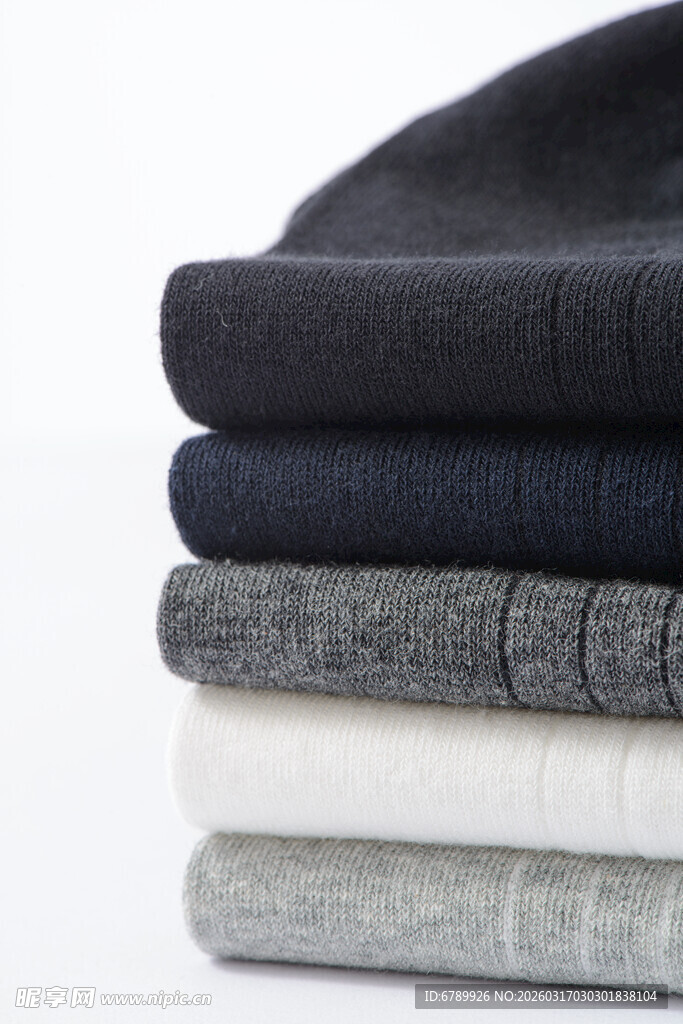 叠放的棉袜