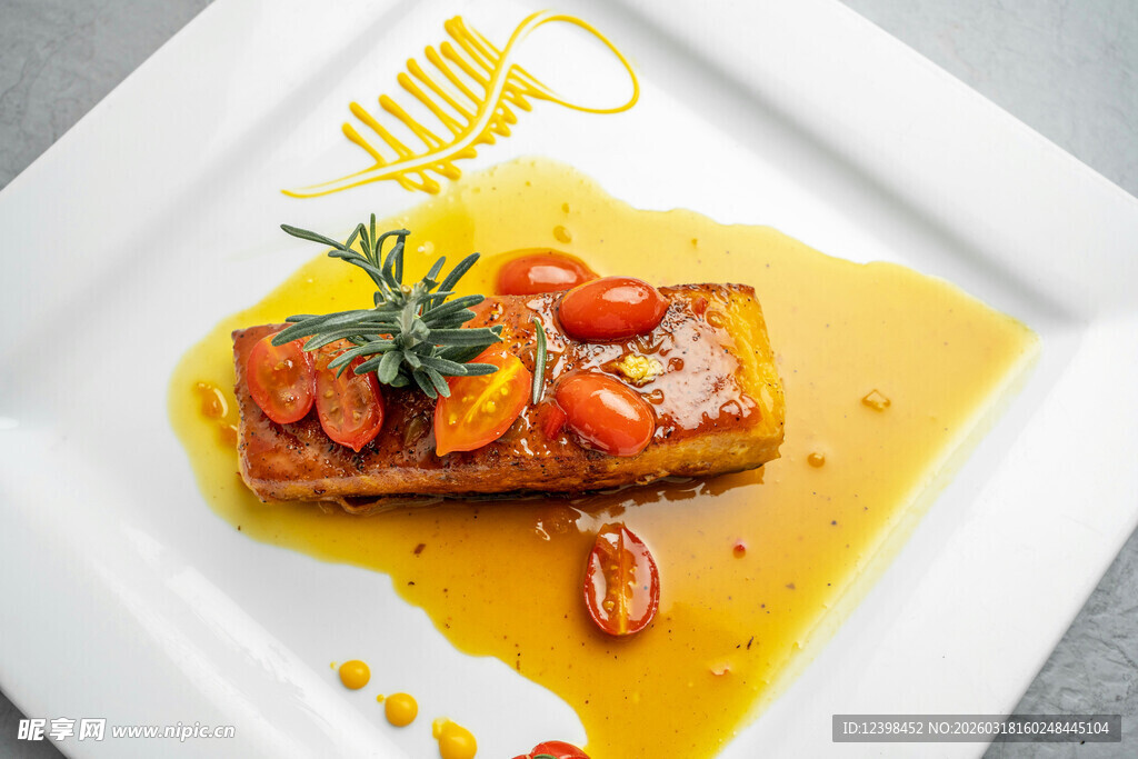 精致摆盘的美味创意菜肴