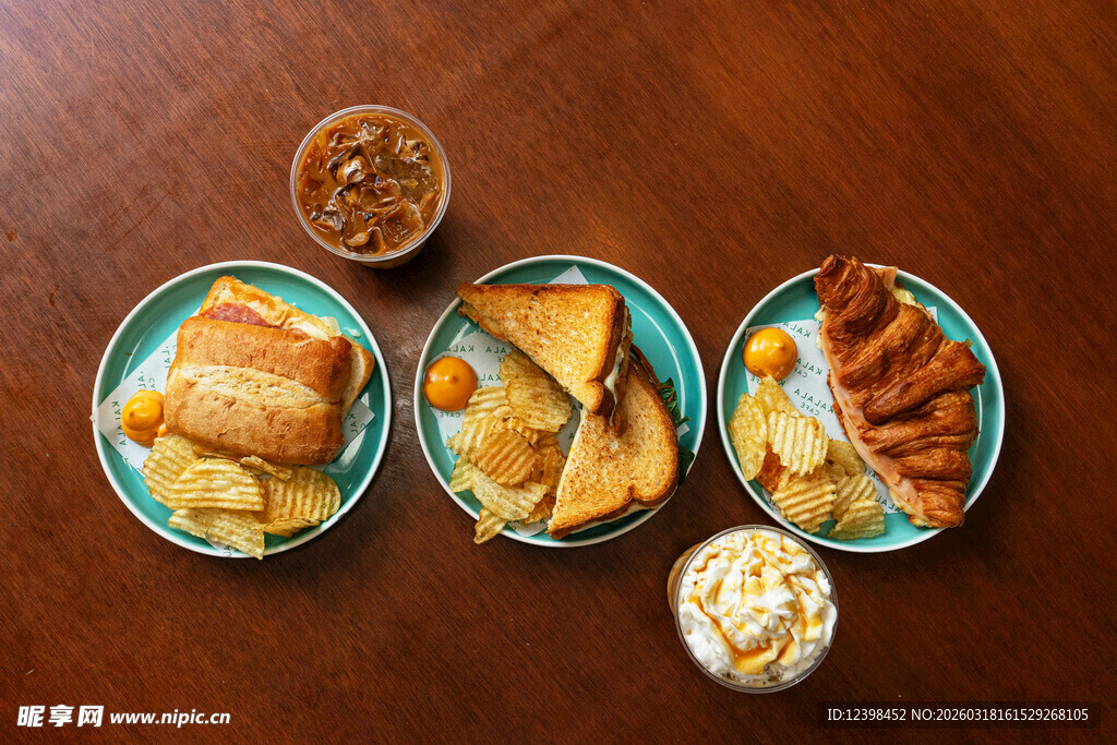 多样美味小吃拼盘