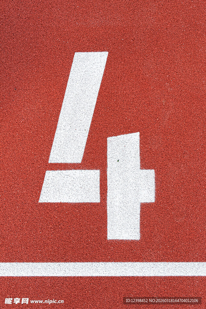 红色背景上的白色数字4