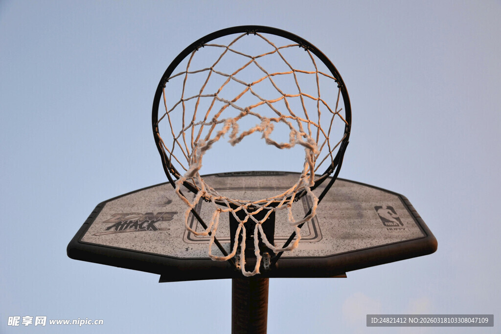 篮球框特写