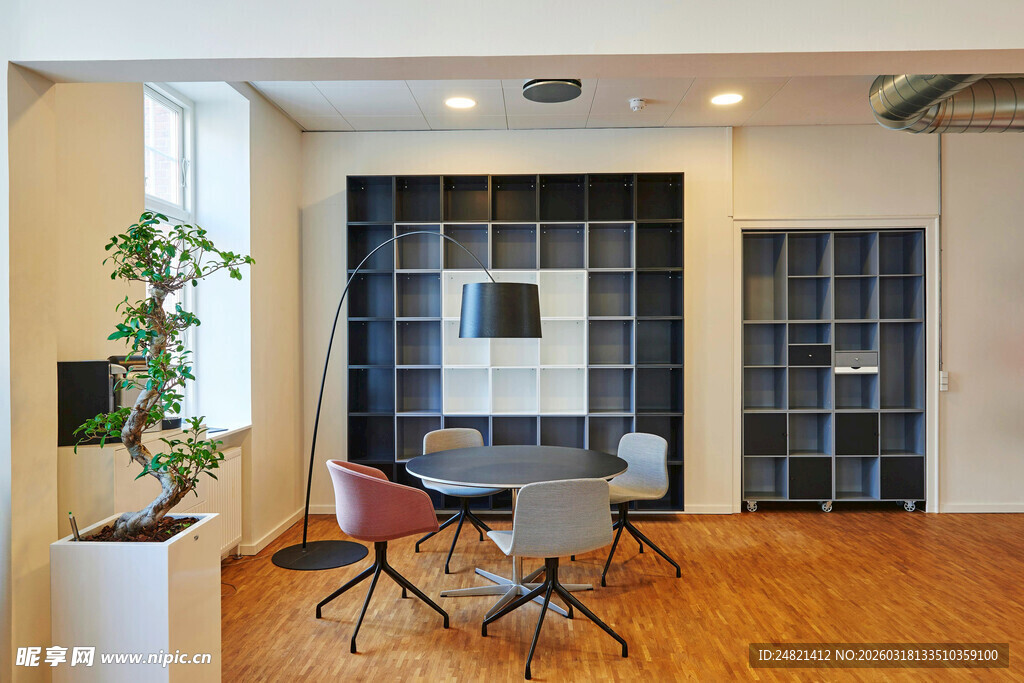 现代简约风格的办公洽谈区