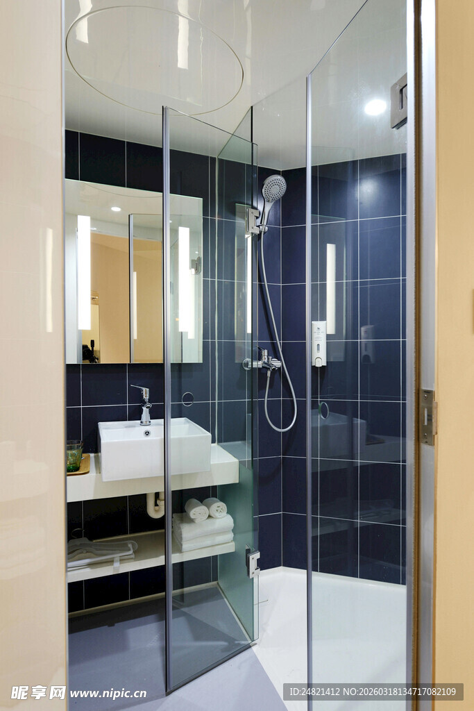 现代简约风格的时尚浴室