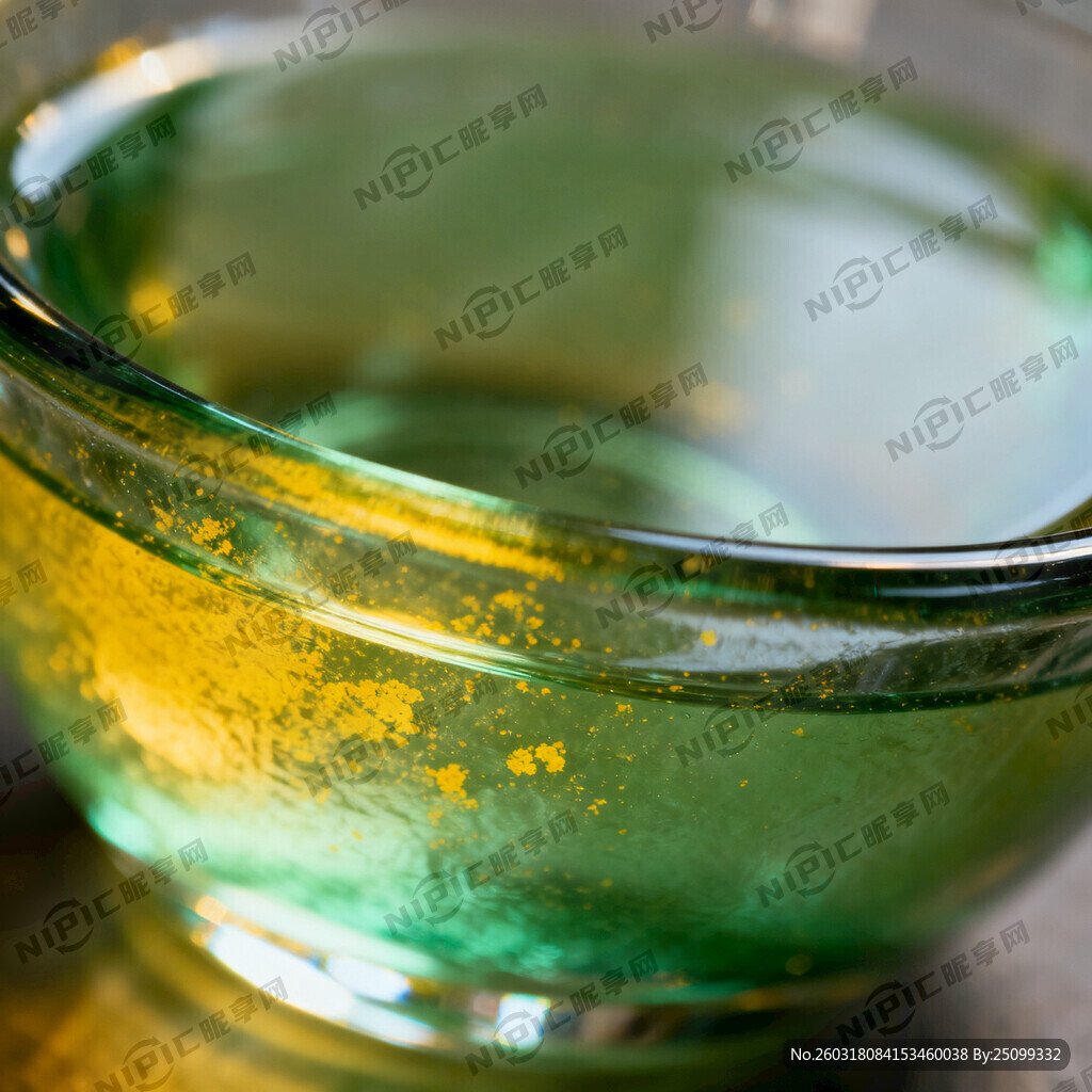 绿色玻璃带点黄色杂色