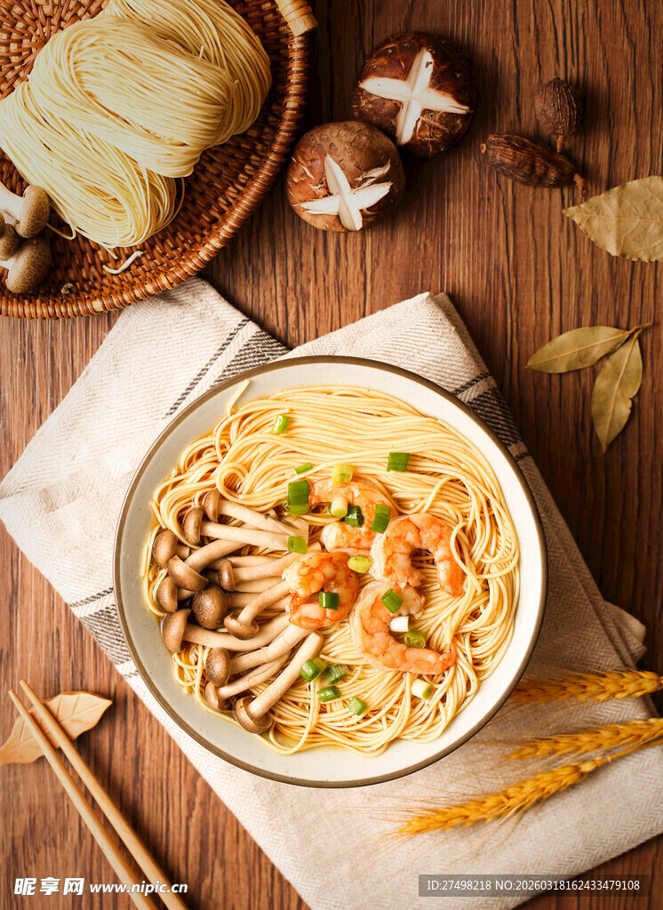 金针菇鲜虾面条