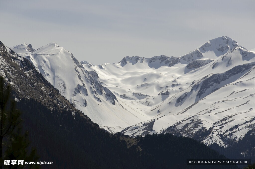 壮丽雪山美景