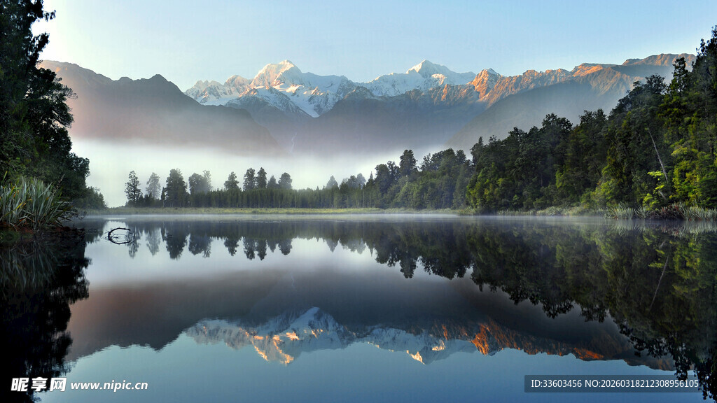 宁静山水湖景清晨风光