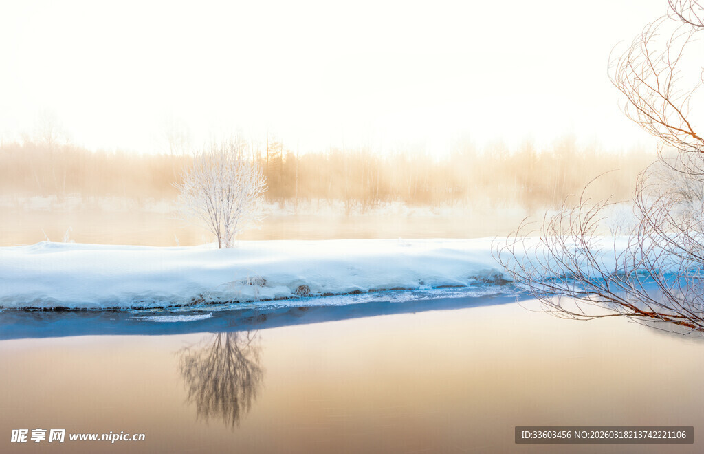 冬日河畔雪景